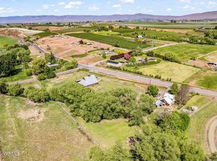 13602 Ahtanum Rd, Yakima, WA 98903