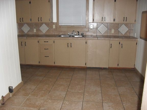 4th image of 312 E Jefferson Ave