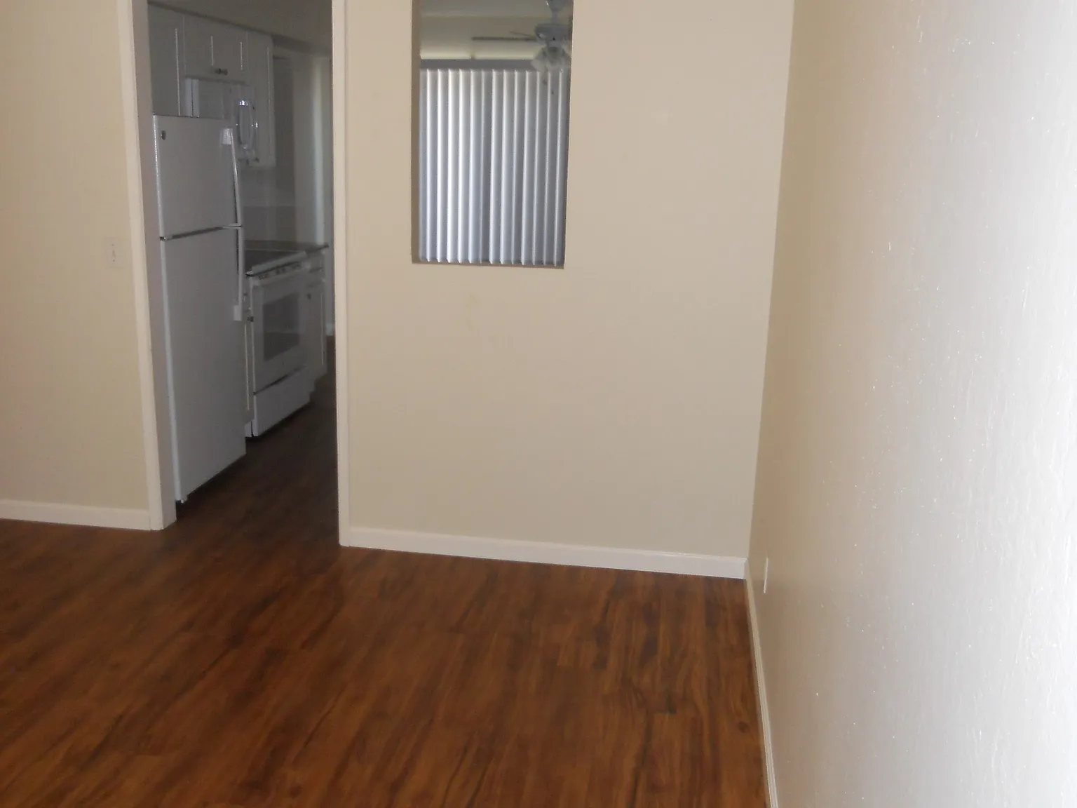 2 bed, 1.5 bath, 950 sqft, $2,100 — Photo 3