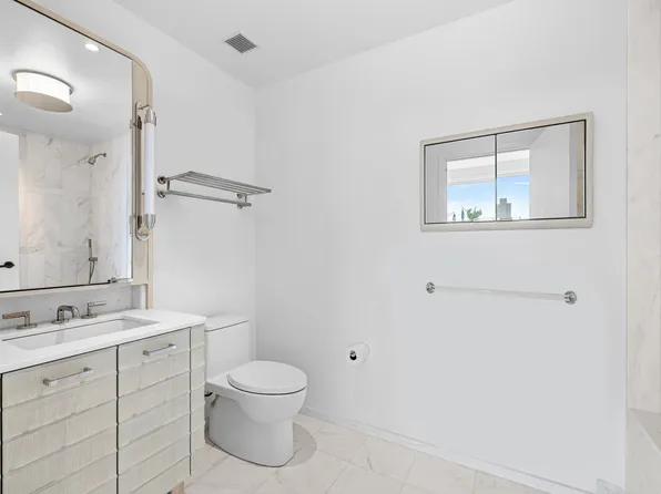 249 East 62nd Street image 6 of 20