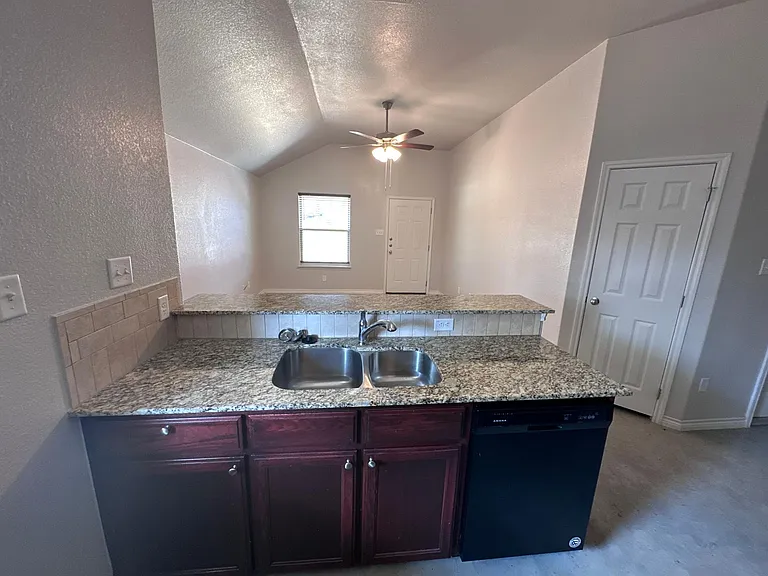 1239 Liberation Ln #B — Photo 9