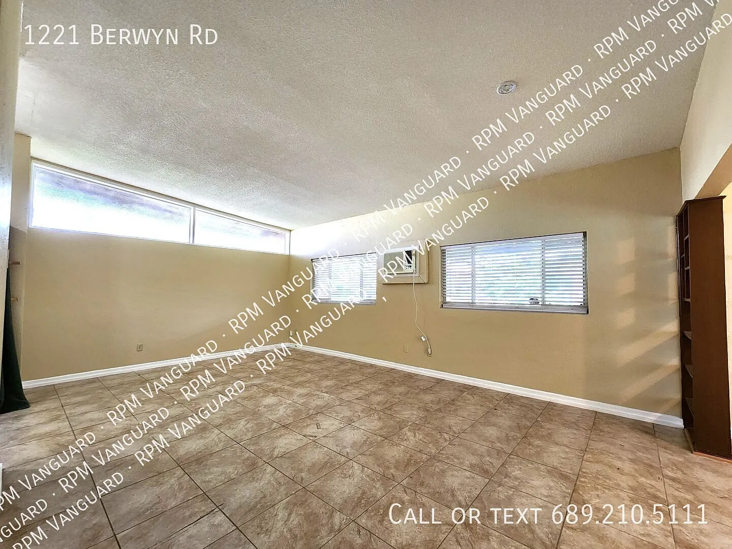 Single-story Home with Office and Large Private Backyard in a Great Neighborhood — Photo 3