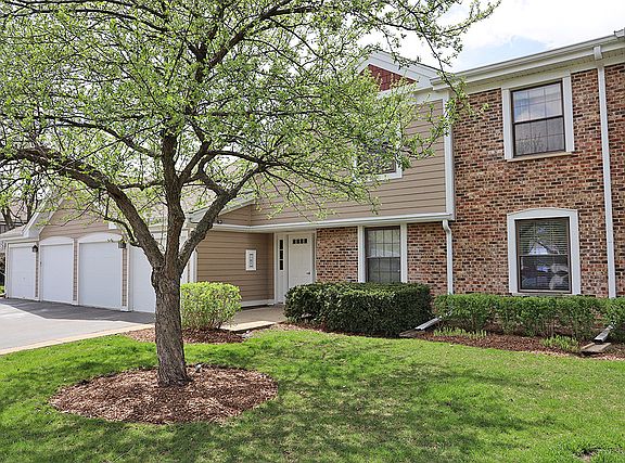 2nd image of 220 Oak Knoll Ct Unit B1