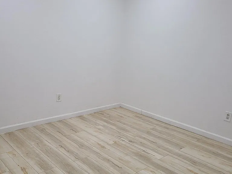 1817 E Grand Ave #16 — Photo 19