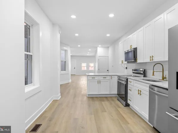 5448 Media St, Philadelphia, PA 19131