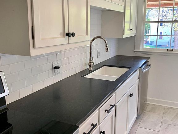3rd image of 41 W Short St APT B
