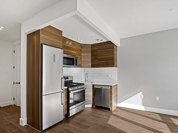 4th image of 471 Evergreen Ave #1F