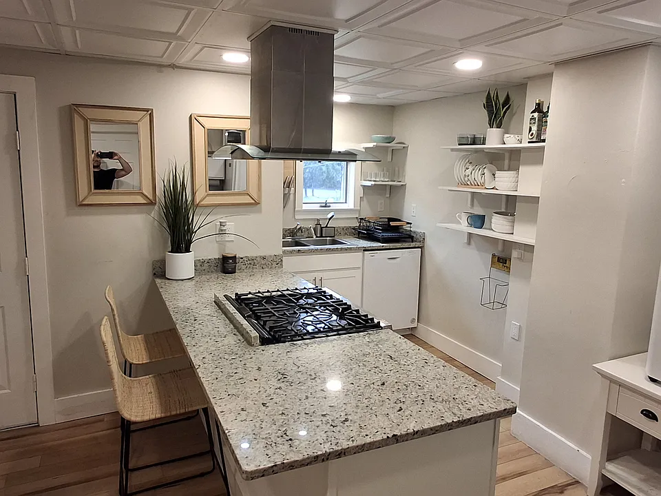 168 Veranda St #2