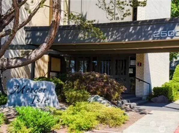 2500 81st Avenue SE #128, Mercer Island, WA 98040