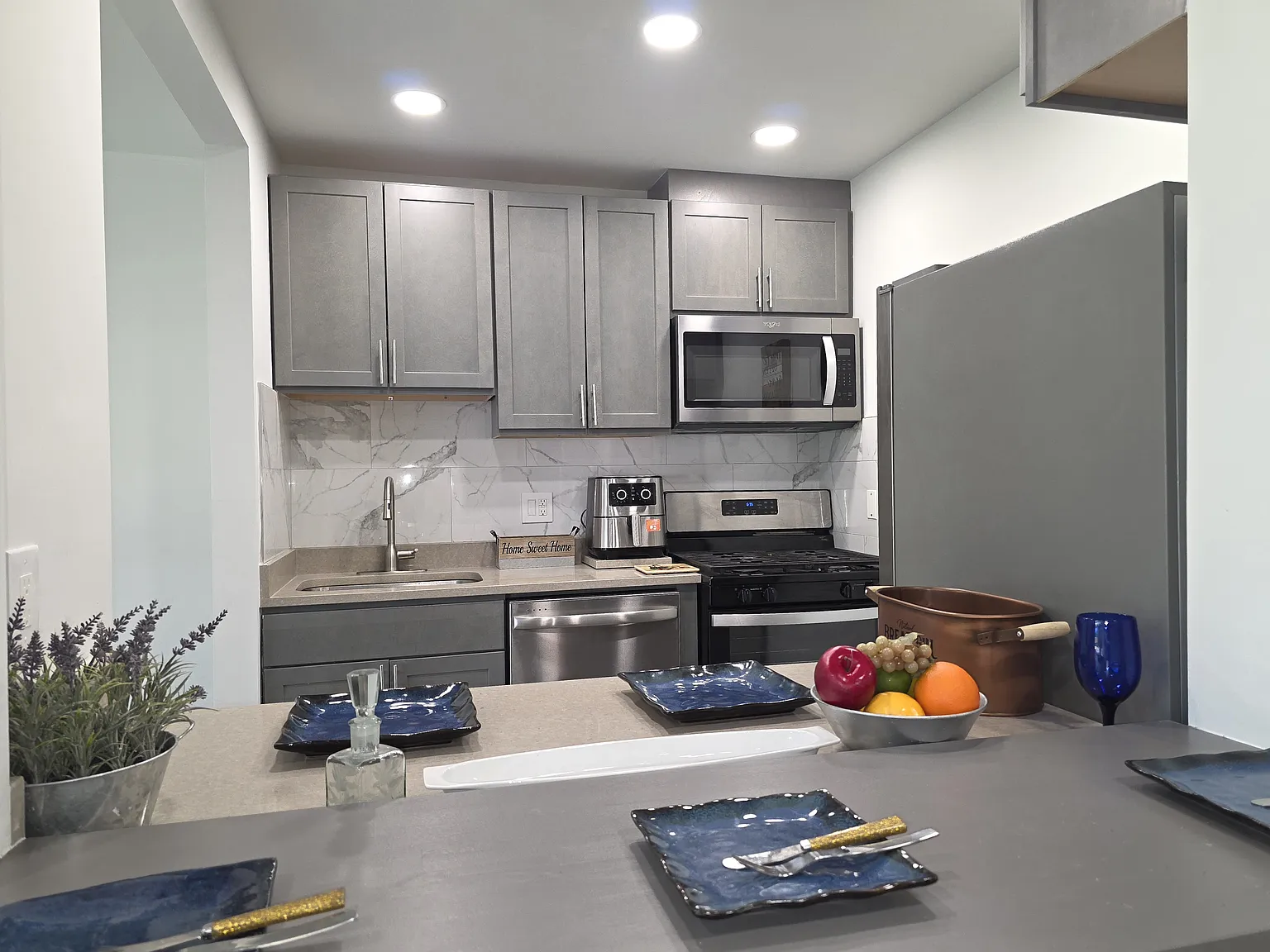 2 bed, 980 sqft, $2,195 — Photo 2