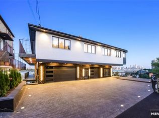 114 Pine St #1, Cliffside Park, NJ 07010