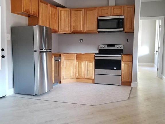 2nd image of 5147 Catharine St Floor 2