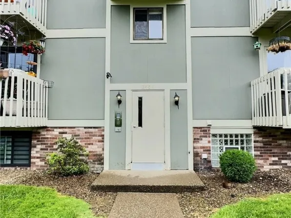 2465 Brook Ledge Rd APT 31A, Bridgeville, PA 15017