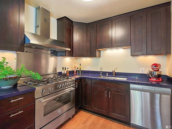 3rd image of 581 Texas St