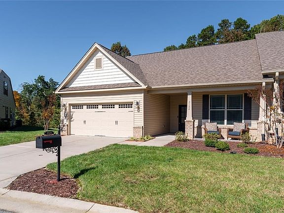 3rd image of 3524 Sainsbury Ln