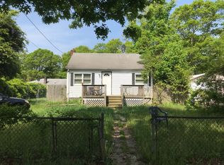 10 Hackensack Rd, Mastic Beach, NY 11951