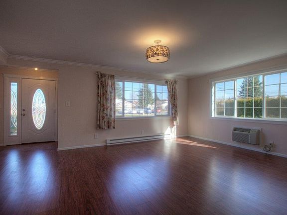 2nd image of 1818 Grove St