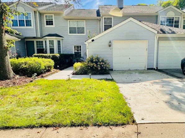 10 Colebrook Ct, Princeton, NJ 08540