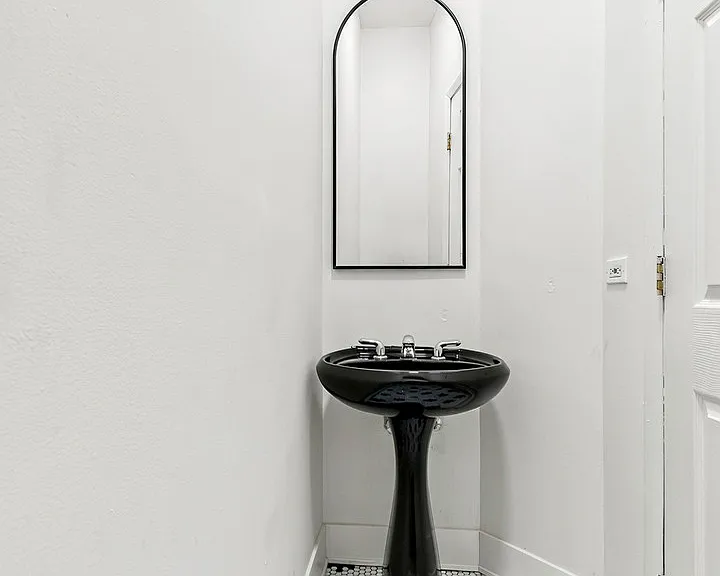 3619 S Giles Ave #3 — Photo 7