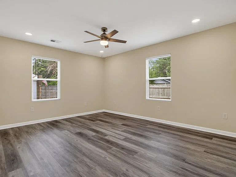 2116 Commander Rd — Photo 24