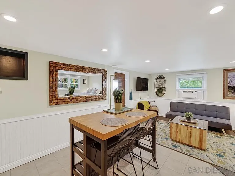 5438 Gilbert Dr #C — Photo 11