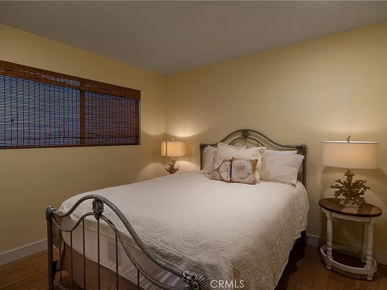 1303 E Balboa Blvd — Photo 22