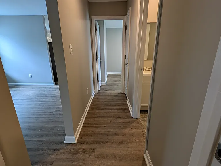 526 Center Ave — Photo 15
