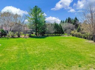 745 Amber Ln, Neenah, WI 54956