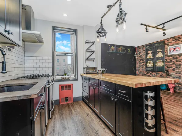 9707 Fourth Avenue image 10 of 20