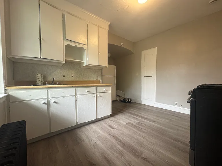 9 Rockville St #C1 — Photo 6