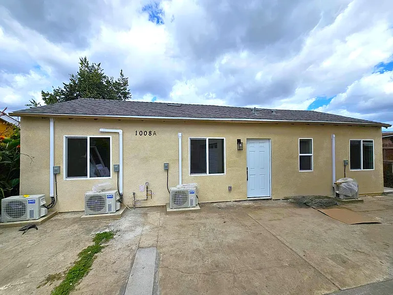 1008 S Bonnie Beach Pl #A — Photo 1
