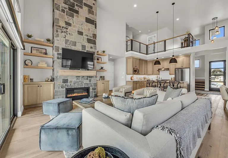 1021R W Vissen Way — Photo 3