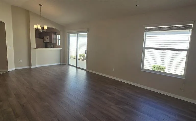 2577 Lindewood St — Photo 8