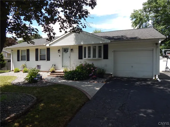 4223 Aurora Path, Liverpool, NY 13090