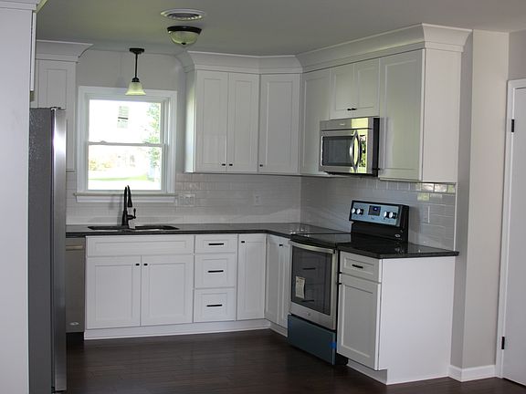3rd image of 1342 Huntington Ct