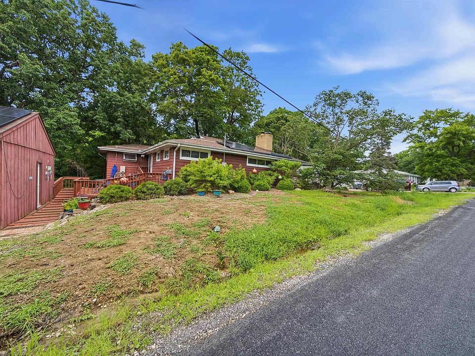 1st image of 727 Oakwood Rd