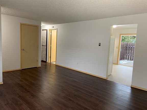 5th image of 17016 19th Ave E