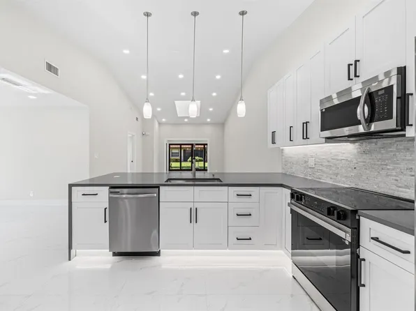 6371 Kings Gate Cir, Delray Beach, FL 33484