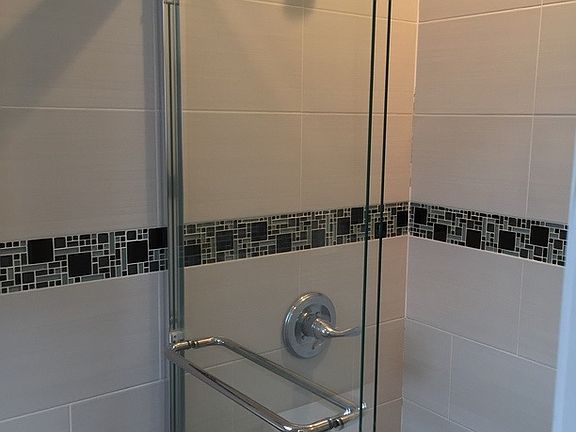 4th image of 677 Lincoln Pl APT 08