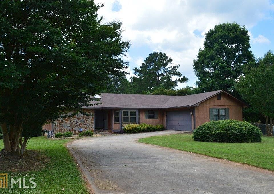 1st image of 90 Aspen Lake Dr E