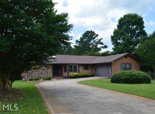 90 Aspen Lake Dr E, Newnan, GA 30263