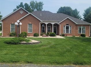 520 Coventry Rd, Troy, IL 62294