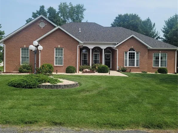 520 Coventry Rd, Troy, IL 62294