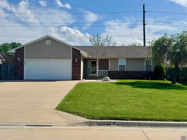 3019 S Parkway Ct, Emporia, KS 66801
