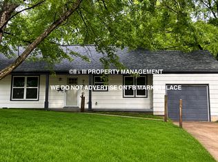 7306 Glenwood Ln, Overland Park, KS 66204