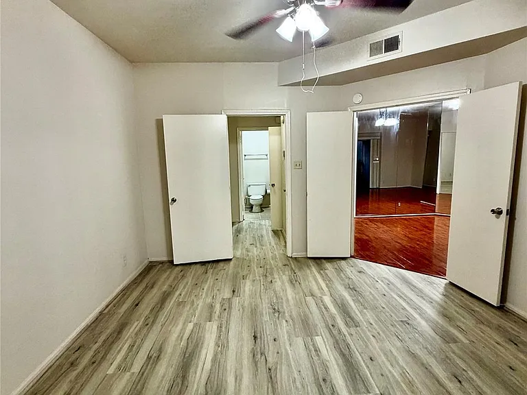2213 S Braeswood Blvd #13A — Photo 3