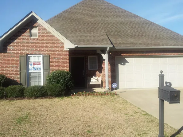 391 Holland Lakes Dr S, Pelham, AL 35124