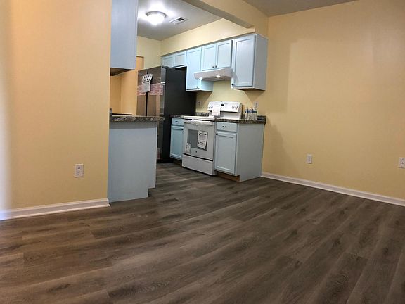 5th image of 1024 N Green Dr