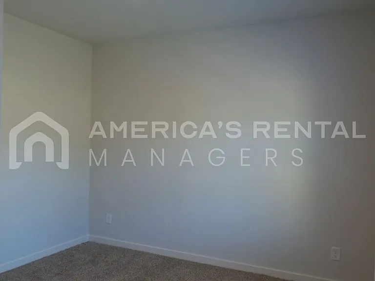 152 The Heights Dr — Photo 10