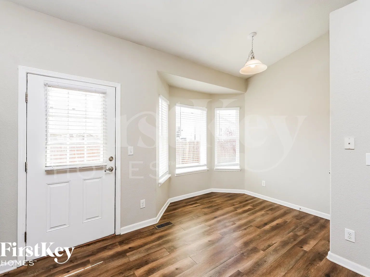 4 bed, 3.0 bath, 2069 sqft, $2,355 — Photo 4